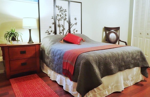 Langley House | WINE COUNTRY GUEST HOUSE - Walk to Winery & Berry Farm - Spacious - Vancouver