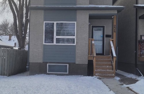 East Kildonan House | Winnipeg Radiant Home - A peaceful neighborhood with separate entrance