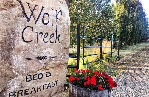 Ponoka County Bed & Breakfast | Wolf Creek Bed and Breakfast