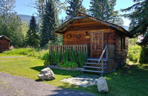Clearwater Bed & Breakfast | Wolfwood Guest Ranch