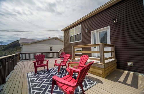 Petty Harbour House | Wonderful 3-bedroom house with WiFi in Petty Harbour-Maddox Cove