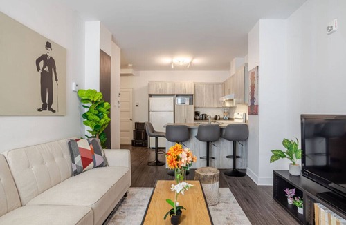 Griffintown Apartment | Wonderful 4 BR Home in the heart of Downtown