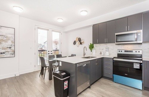 Waterloo House | Wonderful Retreat in Uptown Waterloo