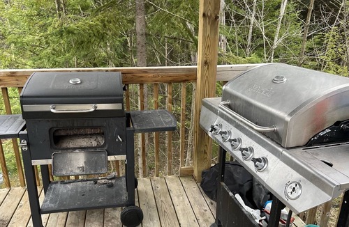 Coldwater Cottage | Wooden Gourmet Cottage with HotTub (Near HorseShoe Valley)