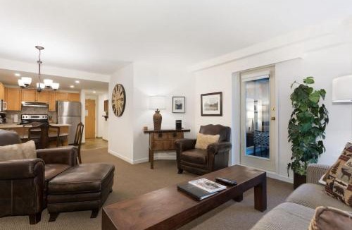 Upper Village House | Woodrun Lodge 414 | Cozy Ski-In Ski-Out Condo w/Shared Hot Tub, Pool, Fireplace, & Parking