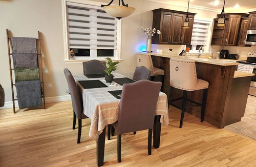 Paradise House | WOW! Executive 2-Bedroom 2-Bathroom