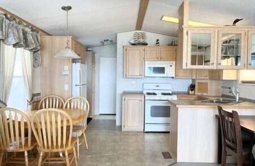 Sherkston House | WYLDEWOOD BEACHFRONT stunning views!