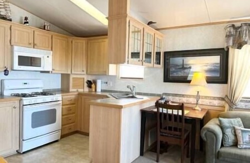 Sherkston House | WYLDEWOOD BEACHFRONT stunning views!