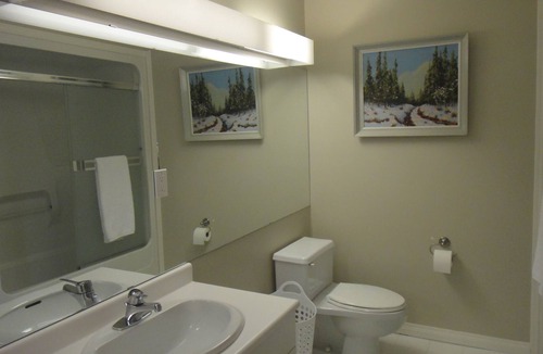 Cobble Hill House | Xanadu 1 Suite - 2 bedroom Luxury on 11 private acres