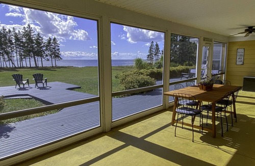Stratford House | Yellow Beach House - Beachfront, 4 bedroom, private and close to Charlottetown