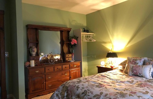 Crystal Beach Bed & Breakfast | Yellow Door Bed and Breakfast