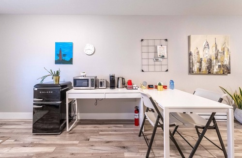 Elmsdale Apartment | YHZ Cheerful Private Unit 10 min to Airport