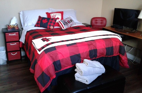 Northwest Edmonton Bed & Breakfast | You're Always Home 6 - Double Bed/Continental Breakfast - SEMI PRIVATE