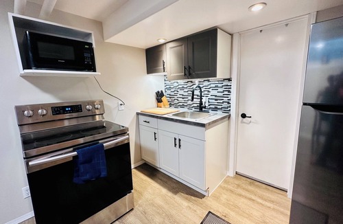 Winnipeg Apartment | Your Clean Clubhouse in St Boniface. Perfect for Students/Short term home away!