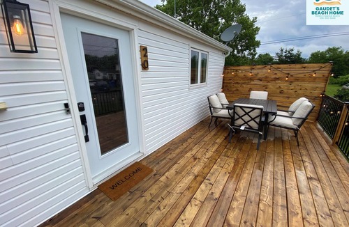 Pointe-du-Chene House | Your Family Beach Home/Sleeps 7 * 5 Minute Walk to Parlee Beach and The Wharf!
