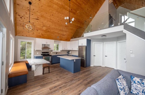 Mansfield-et-Pontefract Cabin | Your Home, Away from Home!