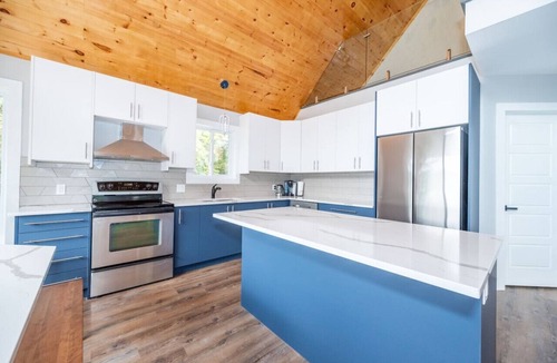 Mansfield-et-Pontefract Cabin | Your Home, Away from Home!