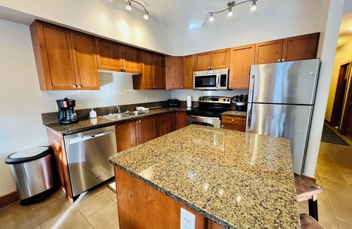 East Kootenay Condo | Your Home Base for Adventure-Ski-Bike-Relax-Soak - Private Hot Tub
