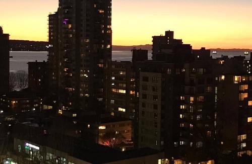 West End Apartment | Your Perfect Westend location - 5 min from beach or Stanley Park