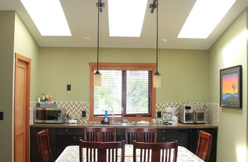 Central Okanagan Apartment | Your private pool & hot tub awaits/Perfect getaway for families & friendsnnnnn