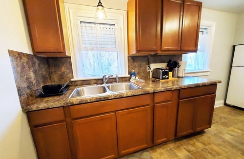 Sarnia House | Your Sarnia "Home away from Home" is right here!