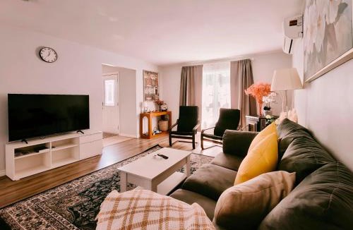 North River Villa | Yuan's Cozy 4BR House in Charlottetown