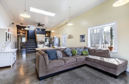 Whitehorse Other | Yukon River Farm: Getaway
