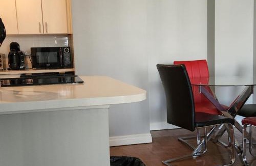 Connaught Apartment | YYC : 2-Bedroom City Apartment