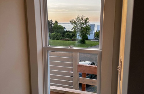 Caraquet Condo | Zenora condo near the sea