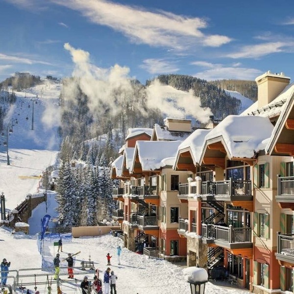 Luxury ski-in/ski-out condo w/fireplace, fast WiFi, shared pool/hot tub/laundry