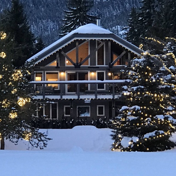 Northwood Chalet Whistler: Luxury Golf Course Home, Stunning Views of Blackcomb!