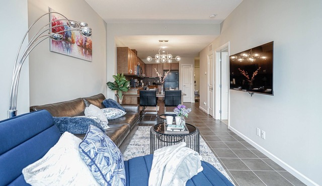 1 bedroom high floor condo with beautiful downtown view