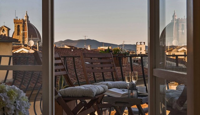2BR Deluxe Loft Superb Private Rooftop Premier Location Uffizi Gallery