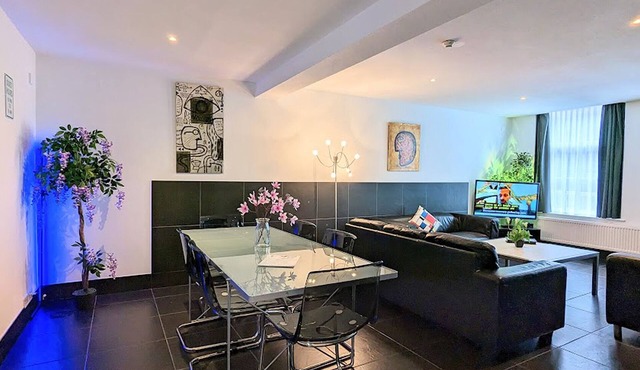 3 Bedrooms Apartment in Amsterdam City Center