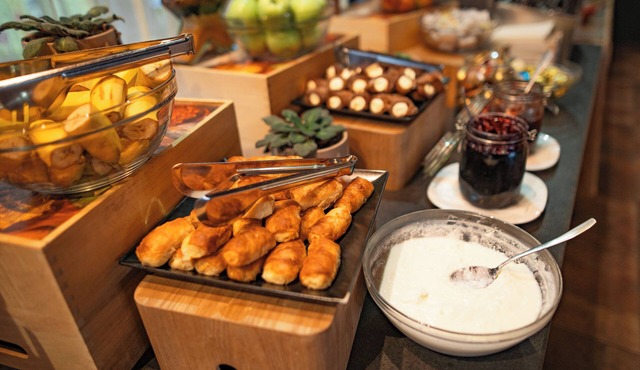 A friendly host offering a comfortable long-term stay with free wellness access.