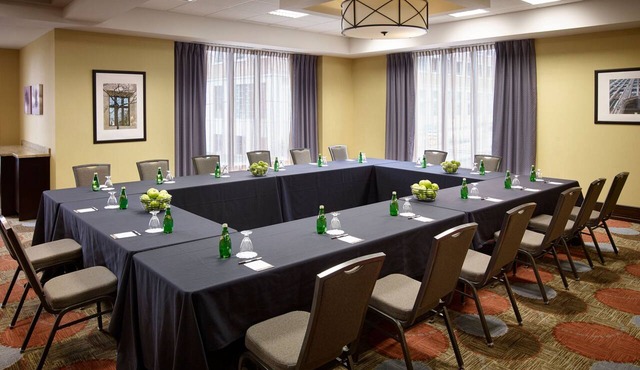 Accessible Suite w/Transfer Shwr | Free Breakfast
