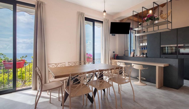Apartment 'Villino Ortensia - Le Pale' with Sea View, Wi-Fi and Air Conditioning