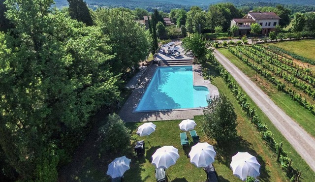 Authentic farmhouse with pool
