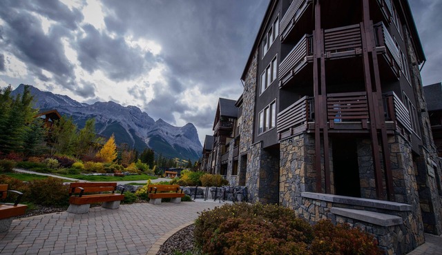 Beautiful Getaway In Spring Creek, Canmore