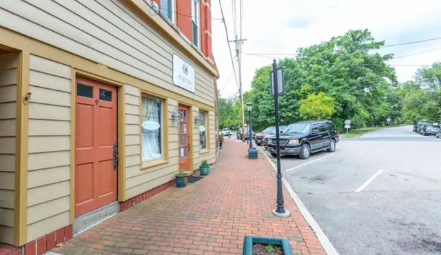 Beautiful Suite 6, Cozy and antique gem - Queen bed- Sleeps 4