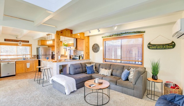 Bend Home w/Fire Pit, 4 Mi to High Desert Museum!