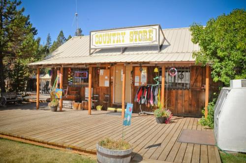 Bend-Sunriver Camping Resort Cottage 1