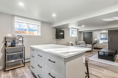 Bright & Cozy Central Retreat