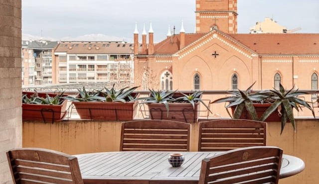 Bright four-room apartment with large terrace