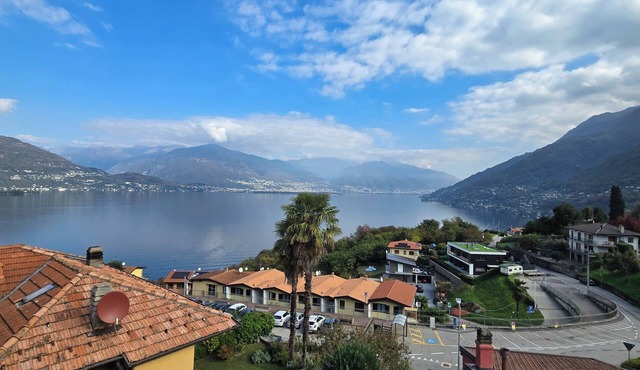 Casa Nadia: Modern apartment with balcony, mountain view and private parking