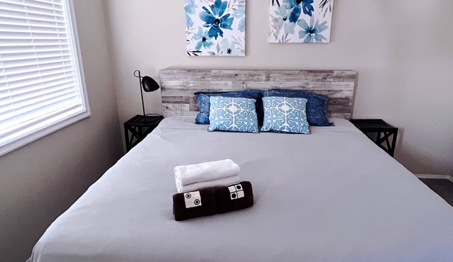 Calgary- single room &private bathroom close LRT&free parking