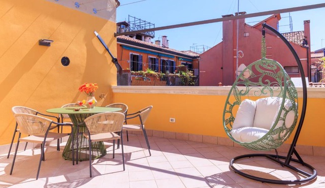 Casa dell'Aviatore con terrazza sul giardino