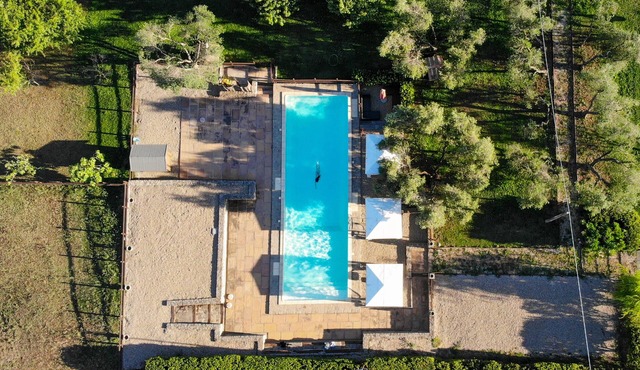 Casale degli Ulivi: country villa with pool, terrace and fireplace