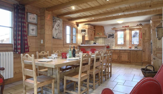 Chalet in Courchevel 1650, 10 people, parking