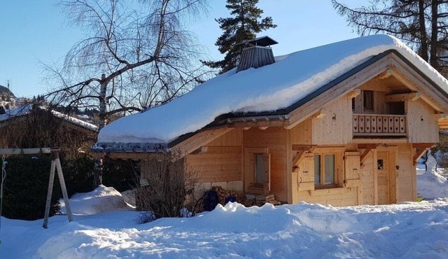 Chalet Individuel Savoyard au Centre du Village